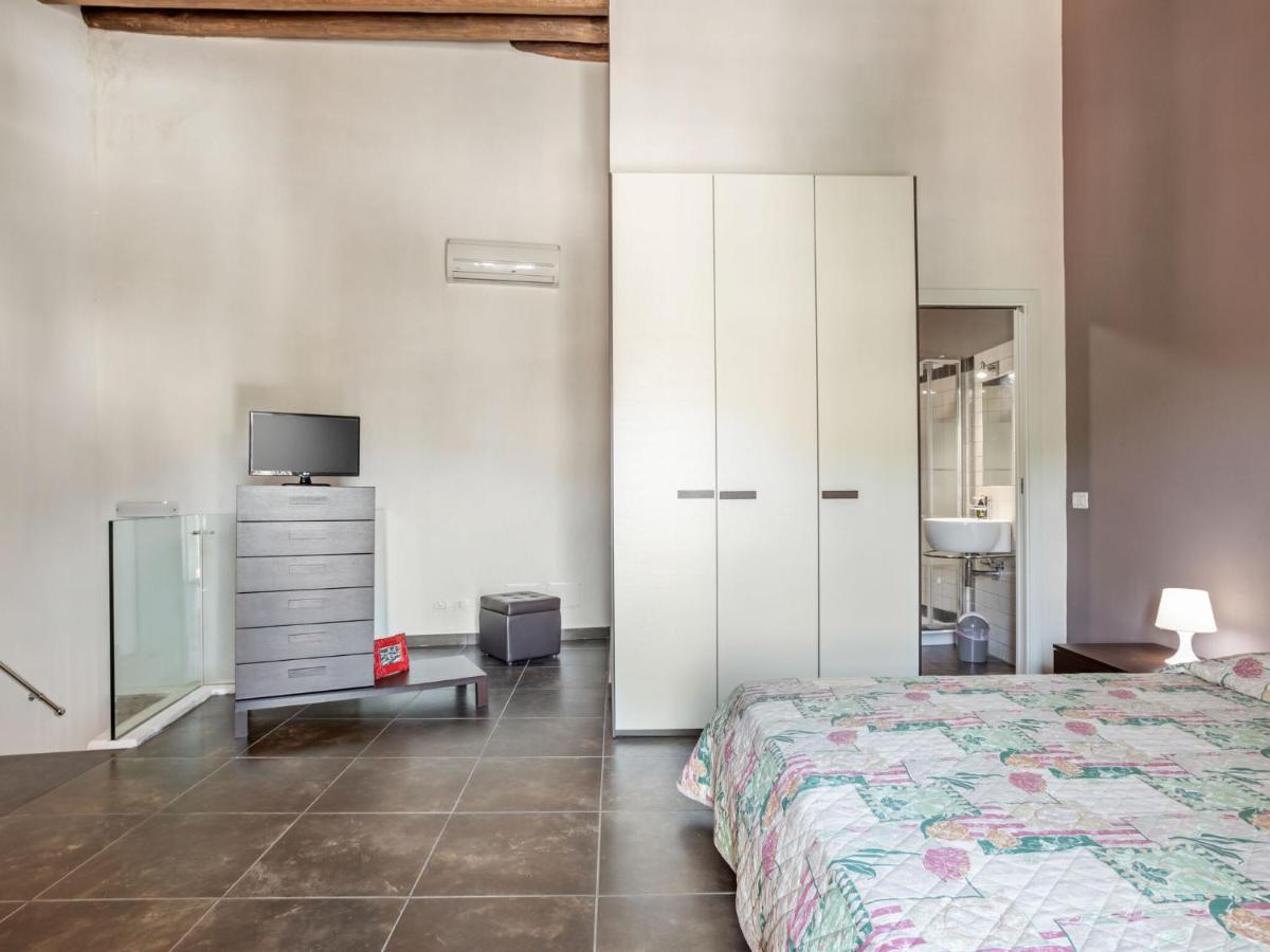 Vintage Holiday Home In Ragusa Ibla With Balcony Exterior photo